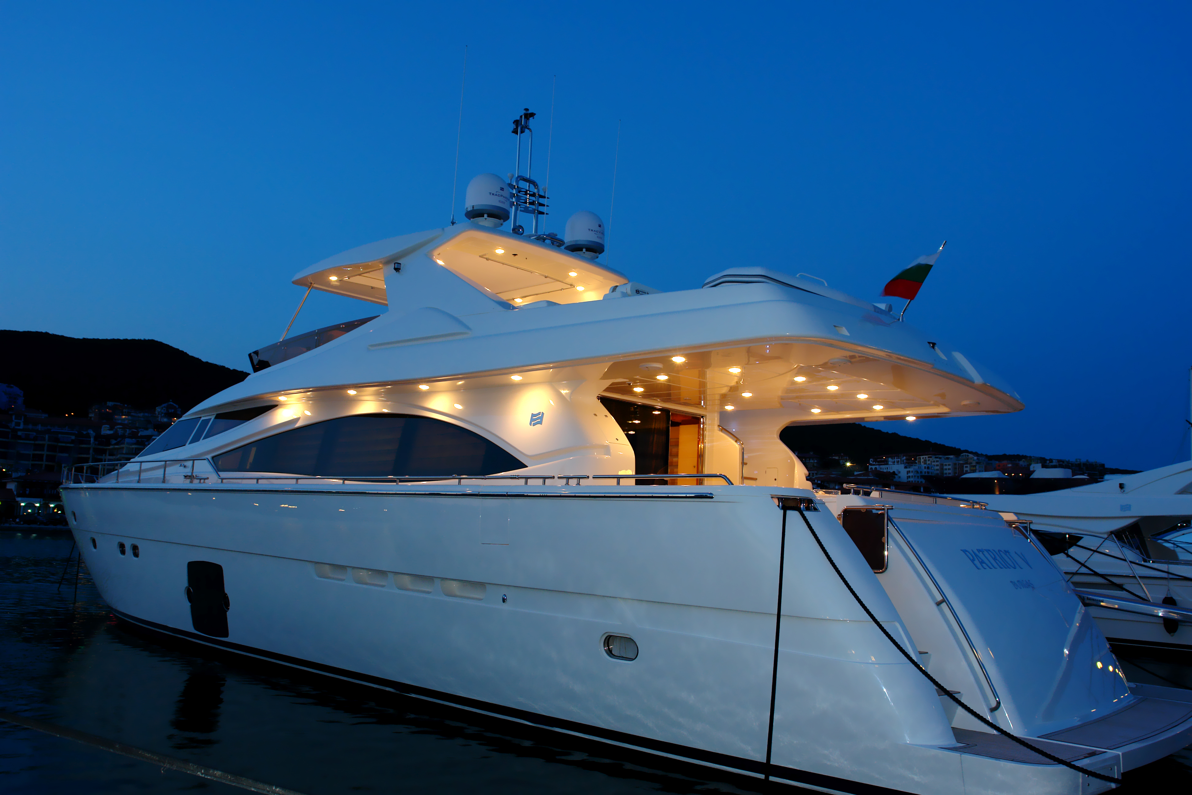 FERRETTI 830 HT
